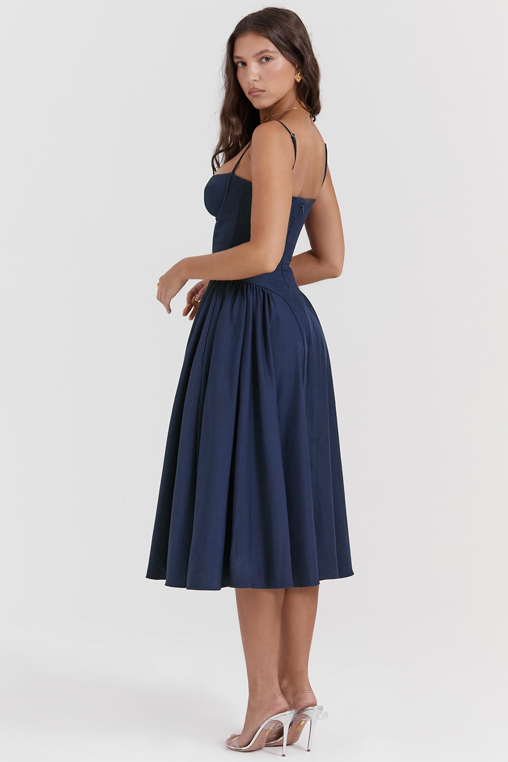 Seraphina – Maxikleid aus gerafftem Satin