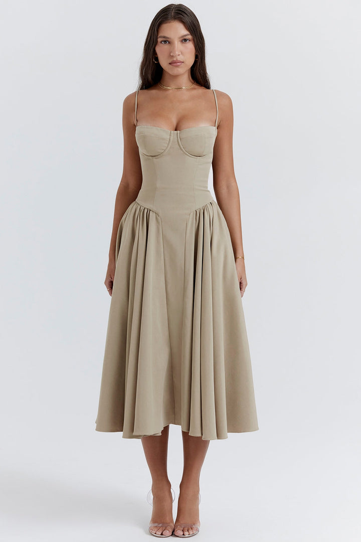 Seraphina – Maxikleid aus gerafftem Satin