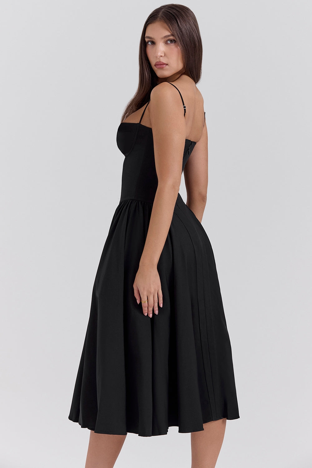 Seraphina – Maxikleid aus gerafftem Satin