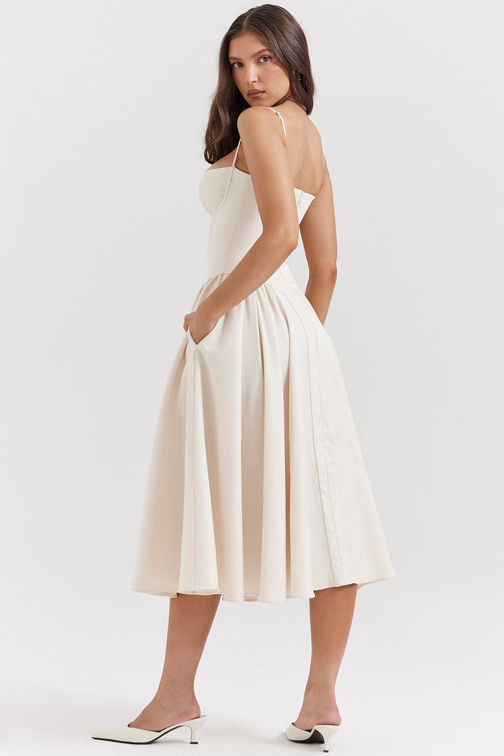 Seraphina – Maxikleid aus gerafftem Satin